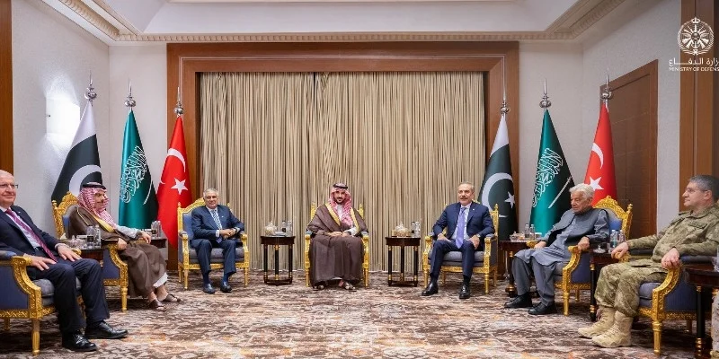 Pakistan, Türkiye Activate Makkah Defence Pact as Saudi Arabia Battles Iran-Backed Houthis