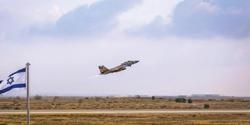 Israeli Airstrikes Kill 11 in Southern Lebanon