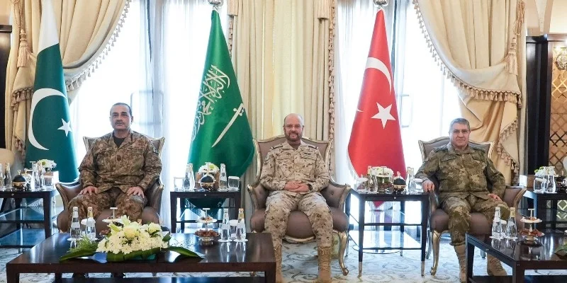 Pakistan, Saudi Arabia and Türkiye Military Chiefs Meet in Riyadh Under Makkah Defence Pact